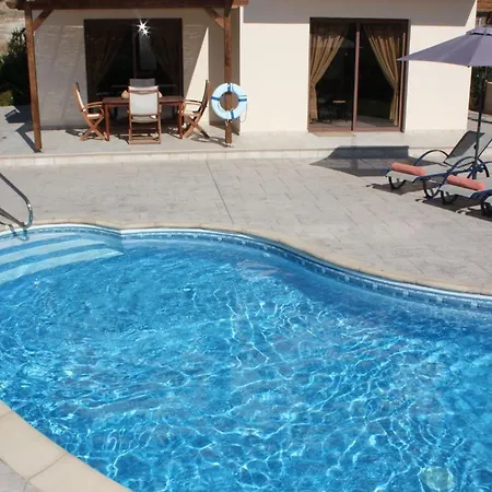 Villa Seaside 2-bedroom With Private Pool, Garden Wifi Your Perfect Escape Pissouri