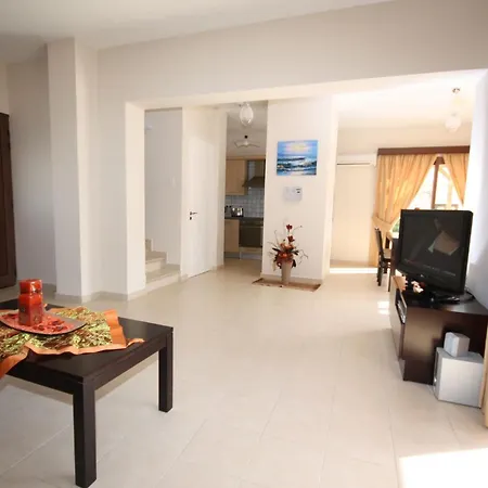 Seaside 2-bedroom With Private Pool, Garden Wifi Your Perfect Escape * Pissouri